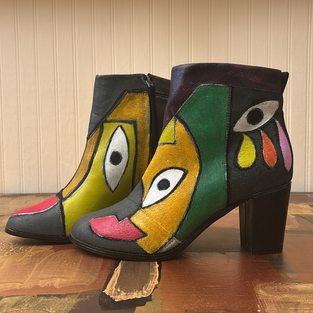 One of a kind hand painted TOMS ANKLE BOOTS size 9